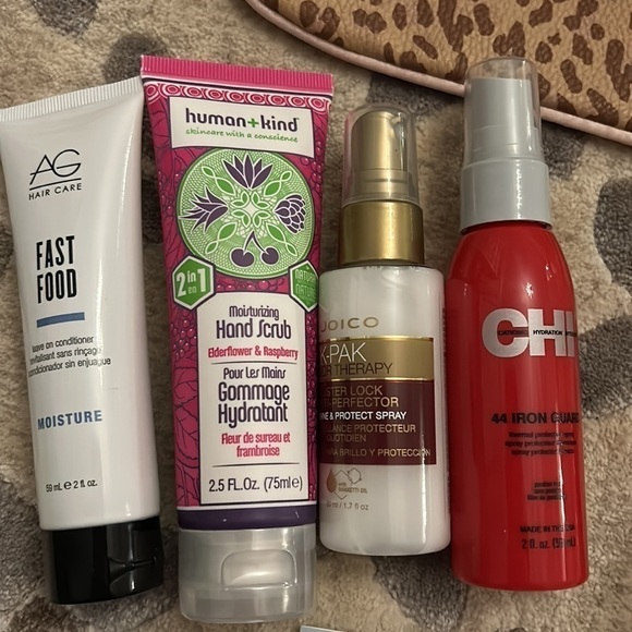 Cosmetic Bag & Products Lot - Picture 5 of 5